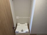 プレディアコート北千住 トイレットペーパーが備わった清潔なトイレ空間