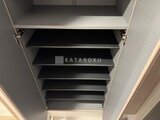 プレディアコート北千住 複数の棚板が備わった開放的な収納空間