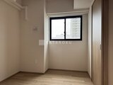 プレディアコート北千住 明るい採光が入る落ち着いた印象の個室空間