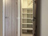 クラリティア上野稲荷町 棚がたっぷりの明るい印象のシューズボックス