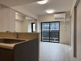 クラリティア上野稲荷町 # リビングダイニングから見たキッチンと窓からの採光が心地よ