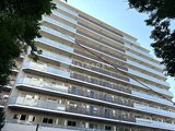 パークアクシス住吉ガーデンスクエア 前面道路から見た開放的なバルコニー付きの建物外観