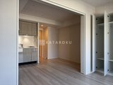 パークアクシス住吉ガーデンスクエア キッチンと広めのリビングダイニングを繋ぐ開放的な間取り