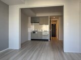 パークアクシス住吉ガーデンスクエア リビングダイニングからキッチンへと続く開放的な空間