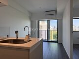 ES-Grande錦糸町ザ・クラス 開放的な眺望のキッチンから見たリビングダイニング空間