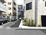 ES-Grande門前仲町デュオ 緑を配置した落ち着いたエントランスアプローチ