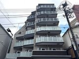 ES-Grande門前仲町 段状のバルコニーが特徴的なモダンな共有施設外観