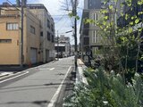プライムブリス森下スタジオ 前面道路から見た建物周辺の風景
