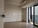プライムブリス森下スタジオ 明るい窓からの採光を取り込むスタジオルーム