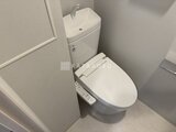 ブランシエスタ品川大井町パークエッジ 温水便座と手洗い付きの新しいトイレ