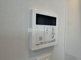 ブランシエスタ品川大井町パークエッジ 給湯器リモコンパネルの操作画面と温度調整ボタン