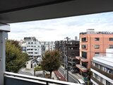 ブランシエスタ品川大井町パークエッジ バルコニーから見た街並みと空を背景とした開放的な眺望