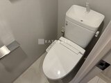 ブランシエスタ品川大井町パークエッジ 白を基調とした清潔感のあるトイレ空間