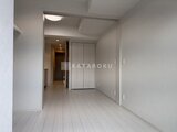ブランシエスタ品川大井町パークエッジ 白を基調とした明るいリビングダイニングスペース