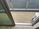 ブランシエスタ品川大井町パークエッジ 天窓から自然光が入る開放的なリビング空間