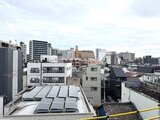 ブランシエスタ品川大井町パークエッジ 屋上から見た周辺の街並みと太陽光パネル