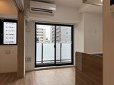 ドゥーエ銀座イースト3 大きな窓から光が差し込む開放的なリビング