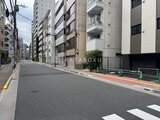 デュオフラッツ浅草田原町ネスト 周辺に建つマンション群に囲まれた落ち着いた街並みの様子