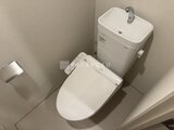 アーバネックス住吉 温水洗浄便座付きのコンパクトなトイレ空間