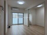 アーバネックス住吉 明るい光が差し込むリビングダイニングと洋室への開放的な空間
