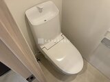 ドゥーエ両国5 白を基調とした清潔感のあるトイレ空間