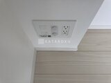 ドゥーエ両国5 天井に設置された照明スイッチとコンセント