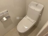 ドゥーエ両国5 温水洗浄便座付きのモダンなトイレ空間