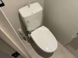 デュオメゾン品川戸越 白を基調とした清潔感のあるトイレスペース