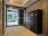 アーバンパーク日暮里2 明るい照明の落ち着いたエントランスホール