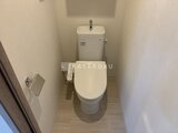 アーバンパーク日暮里2 温水洗浄便座付きのコンパクトなトイレ空間