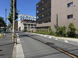 アーバンパーク船堀2 前面道路から見た建物と周辺環境の様子