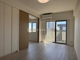 アーバンパーク船堀2 明るい光が入る洋室と大型クローゼット