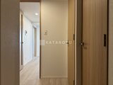 アーバンパーク船堀2 木調クローゼットと廊下から各部屋へつながる明るい空間