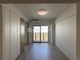 アーバンパーク船堀2 明るい採光が入るウォークインクローゼット付きの洋室