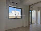 アーバンパーク船堀2 明るい採光の洋室と隣接する居室の様子