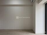 ドゥーエ曳舟3 明るく落ち着いた色調の洋室と開放的なリビングスペース