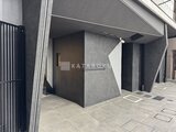 コンフォリア・リヴ茅場町 モダンな雰囲気のエントランスホールと落ち着いた色調の共用通路
