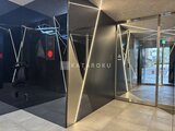 コンフォリア・リヴ茅場町 モダンな照明で彩られた共用エントランスホール