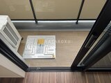 コンフォリア・リヴ茅場町 床暖房と天井埋め込みエアコンを備えた居室の天井部分