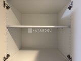 コンフォリア・リヴ茅場町 可動棚付きの明るくゆとりのある収納スペース