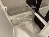 コンフォリア・リヴ茅場町 白を基調とした清潔感のあるバスルーム