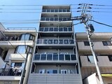 プライムブリス本所吾妻橋 大きな窓が特徴的なモダンな建物外観