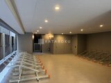 プライムブリス本所吾妻橋 自転車置き場として利用される広めの共用スペース