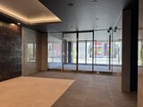 プライムブリス本所吾妻橋 明るい間接照明が映える開放的なエントランスホール