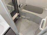 プライムブリス本所吾妻橋 黒アクセント付きの清潔感あるバスルーム