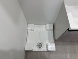 プライムブリス本所吾妻橋 天井にスポットライトが配置された明るいトイレ空間
