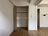 リージア代々木ビナリオ 開放的なクローゼット付きの洋室