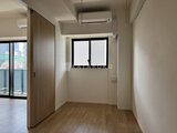 リージア代々木ビナリオ 窓からの採光が入る開放的な洋室