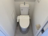 ディームス中野富士見町 温水洗浄便座付きの清潔なトイレ空間