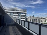 ディームス中野富士見町 都市景観が広がるバルコニーから見た開放的な眺望